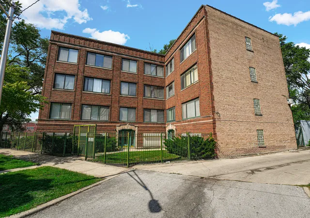 8008-s-ridgeland-ave-2a-chicago-il-60617/hzid_28b82e6e