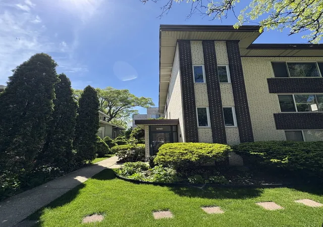 7070-n-ridge-blvd-1b-chicago-il-60645/hzid_63b5c9fd