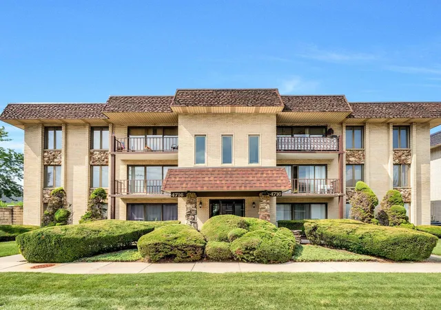4716-w-106th-place-1c-oak-lawn-il-60453/hzid_e16cdfd0