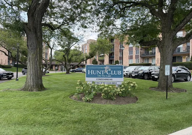 1101-s-hunt-clb-dr-214-mount-prospect-il-60056/hzid_5cc361c7