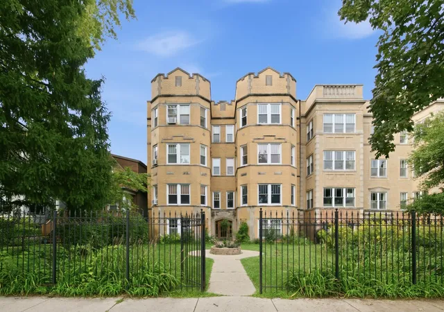 2640-w-logan-blvd-102-chicago-il-60647/hzid_5f174b55