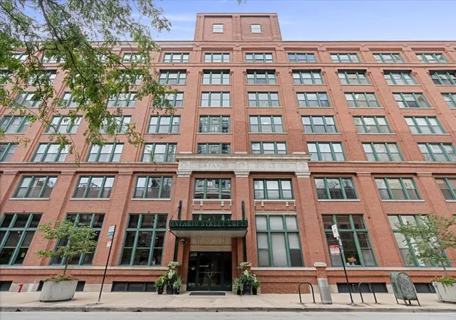 411-w-ontario-st-220-chicago-il-60654/hzid_0a9d6762
