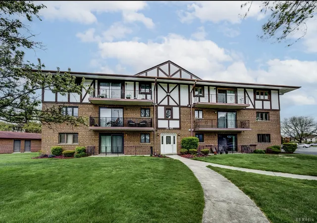 11045-s-theresa-cir-2b-palos-hills-il-60465/hzid_31575425