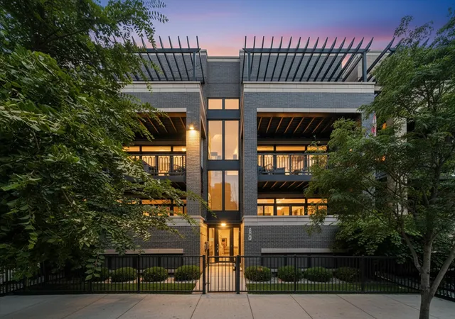 1366-w-walton-st-1e-chicago-il-60642/hzid_6383967e
