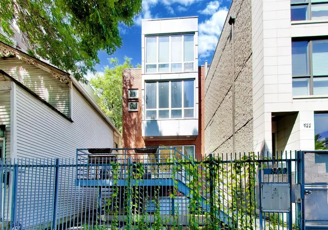 920-n-hermitage-ave-1f-chicago-il-60622/hzid_9f3aff42