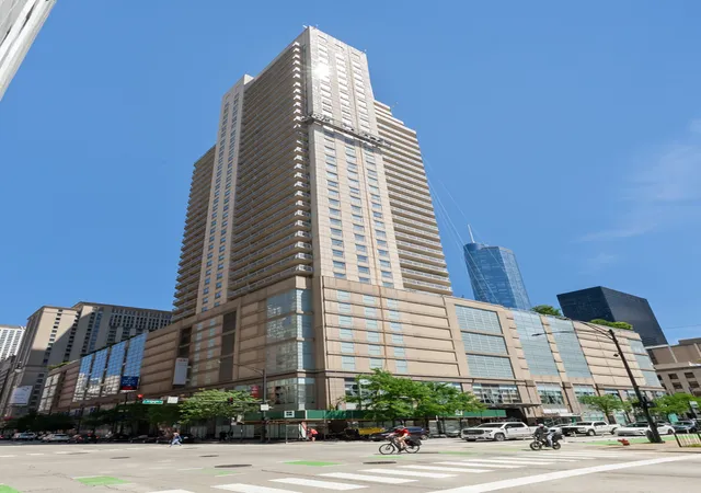 545-n-dearborn-st-2301-chicago-il-60654/hzid_0d14ea3c