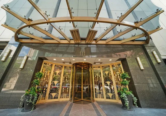 111-e-chestnut-st-30g-chicago-il-60611/hzid_e6044200