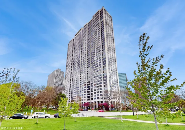 2800-n-lake-shore-dr-502-chicago-il-60657/hzid_c779e30f
