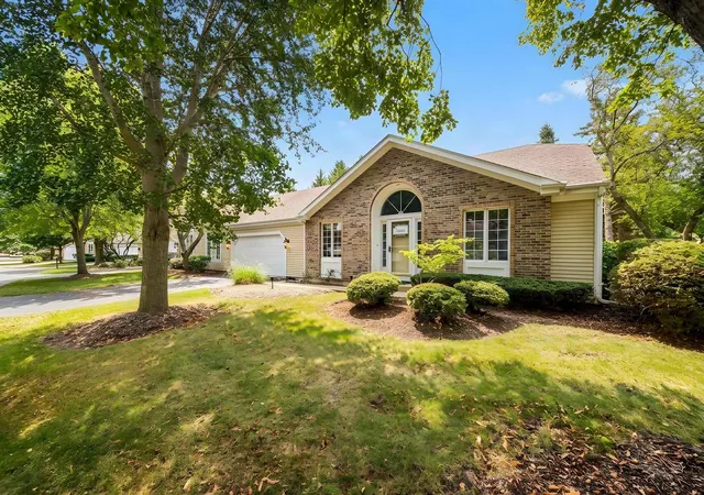 281-governors-ln-281-elgin-il-60123/hzid_ea14e42c