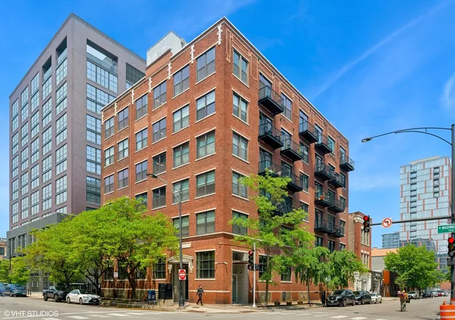 106-n-aberdeen-st-4f-chicago-il-60607/hzid_4825a76d