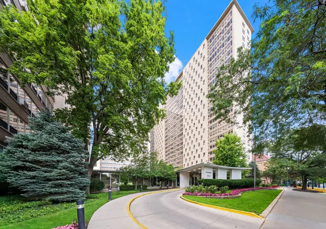 3950-n-lake-shore-dr-1908-chicago-il-60613/hzid_a2774515