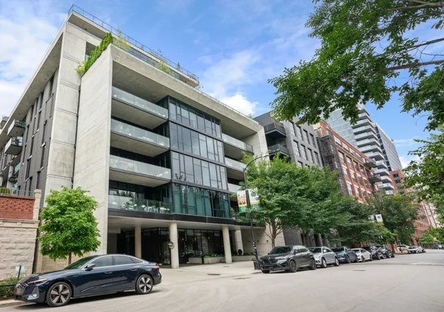 111-s-peoria-st-ph03-chicago-il-60607/hzid_3f00eb0c
