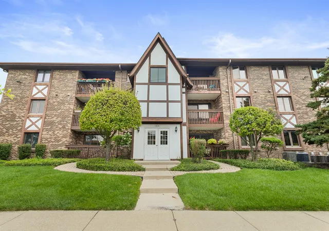 5646-w-103rd-street-106-oak-lawn-il-60453/hzid_4cbaf42b