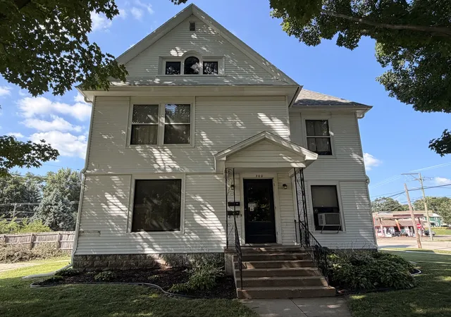 300-w-main-st-morrison-il-61270/hzid_12512d5d