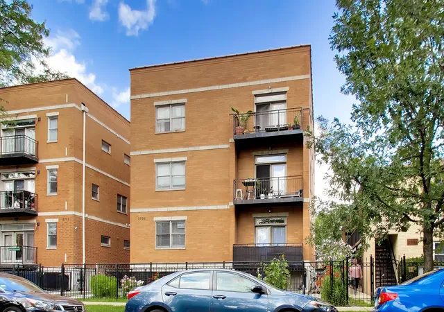 3752-w-leland-ave-3s-chicago-il-60625/hzid_04a79a01