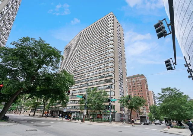 2930-n-sheridan-rd-2108-chicago-il-60657/hzid_7d3f1e16