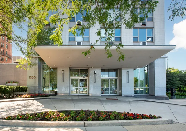1550-n-lake-shore-dr-22e-chicago-il-60610/hzid_b2cbfbf9