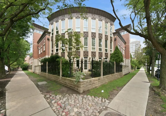 1521-s-indiana-ave-j-chicago-il-60605/hzid_295981ee