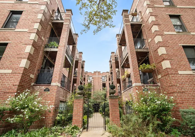2112-n-seminary-ave-18-chicago-il-60614/hzid_b2934d9b