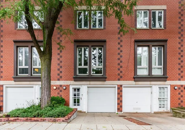 1422-s-state-st-chicago-il-60605/hzid_c7b0a176