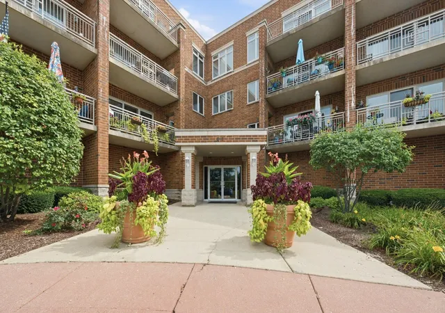 515-main-st-203-west-chicago-il-60185/hzid_9b861c66