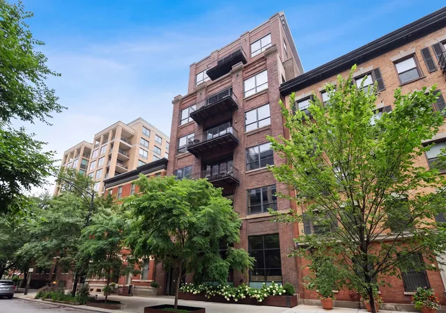 152-w-huron-st-4-chicago-il-60654/hzid_95a30cfc
