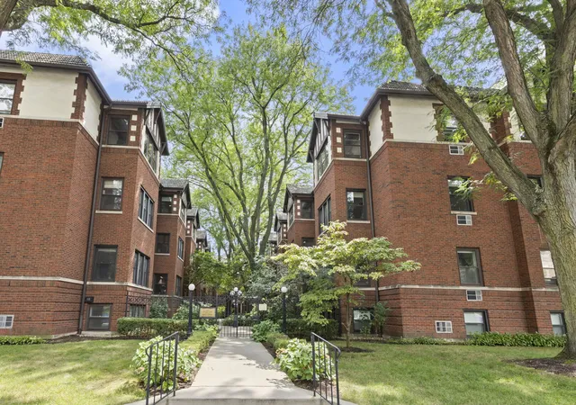 821-lake-st-2s-oak-park-il-60301/hzid_731760fe