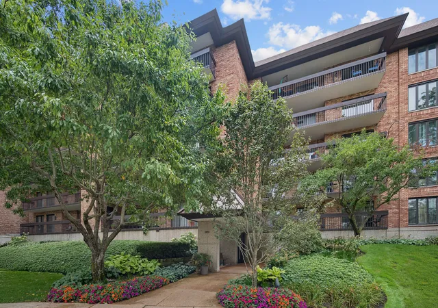 3851-mission-hills-rd-109-northbrook-il-60062/hzid_26b5aa93