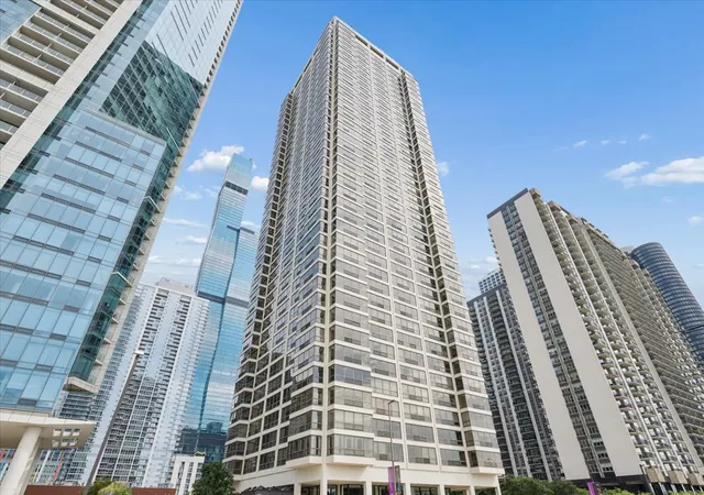 360-e-randolph-st-901-chicago-il-60601/hzid_54122ec0