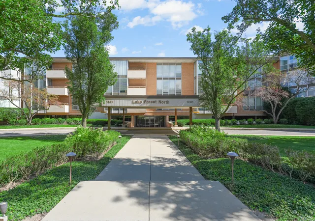 1301-n-western-ave-217-lake-forest-il-60045/hzid_b1db7d83
