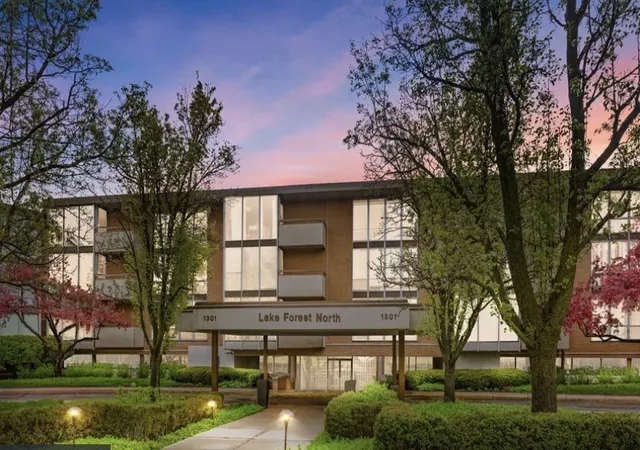 1301-n-western-ave-231-lake-forest-il-60045/hzid_b4b94549