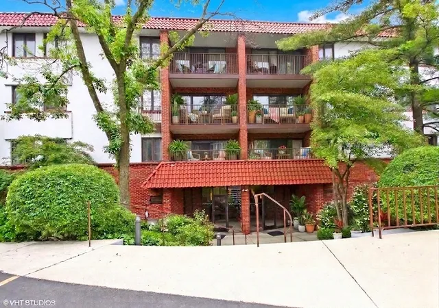 2046-saint-johns-ave-3h-highland-park-il-60035/hzid_ff8c8abf