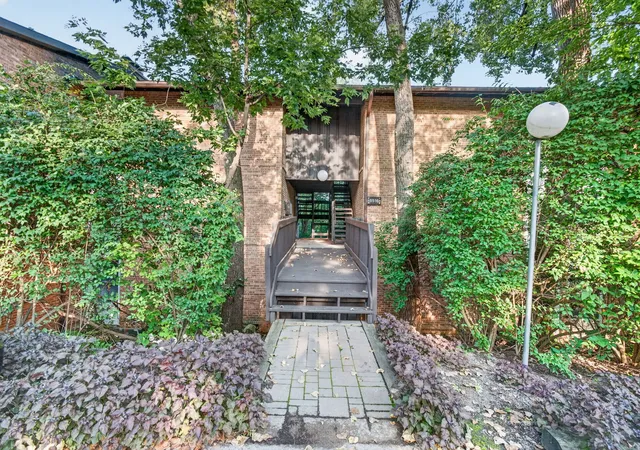 5515-e-lake-dr-93-f-lisle-il-60532/hzid_b20c9a25