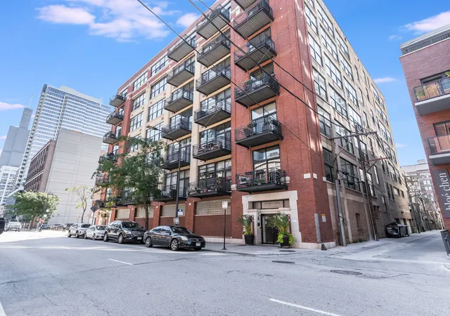 843-w-adams-st-611-chicago-il-60607/hzid_e9f4d3ba
