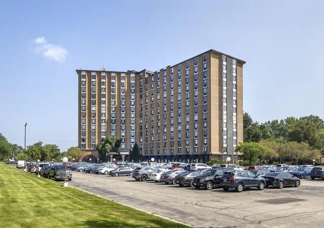 1-renaissance-pl-302-palatine-il-60067/hzid_c7d18b96