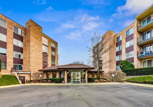 1101-s-hunt-club-dr-204-mount-prospect-il-60056/hzid_128bdb15