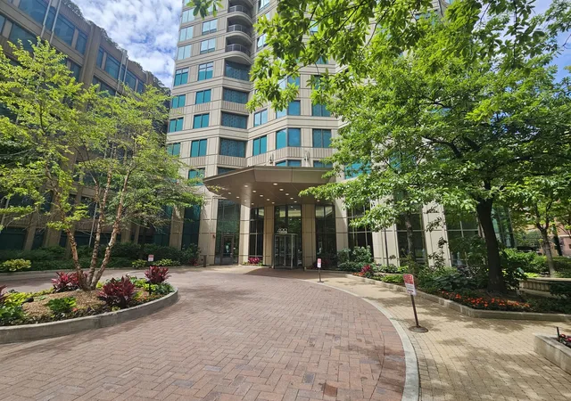 400-n-la-salle-dr-3306-chicago-il-60654/hzid_7964fc20