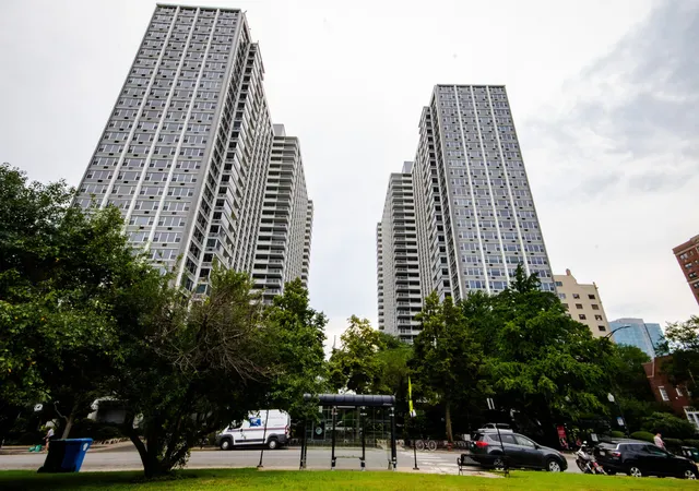 4250-n-marine-dr-1010-chicago-il-60613/hzid_703924c8
