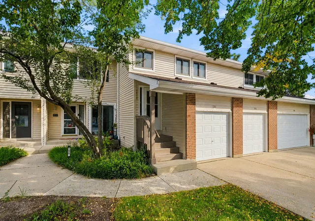 1056-n-pine-tree-cir-0-buffalo-grove-il-60089/hzid_1a3dbd31