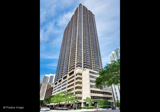 30-e-huron-st-4106-chicago-il-60611/hzid_8cd82137