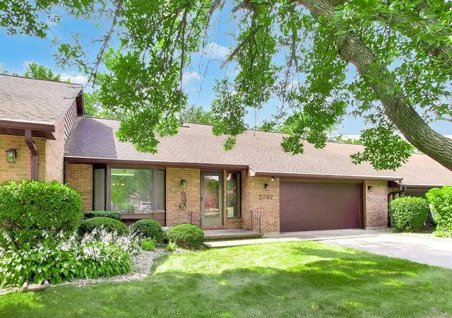 2707-greenwood-acres-dr-2707-dekalb-il-60115/hzid_7b39f52e
