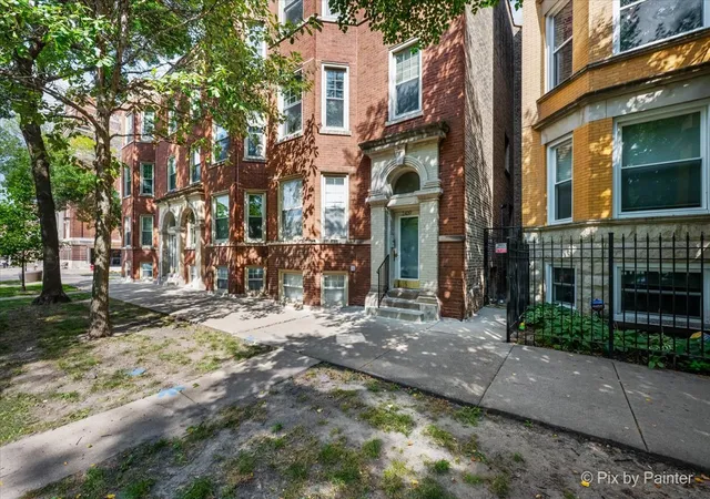 2439-n-kedzie-blvd-1-chicago-il-60647/hzid_b20b0f9c