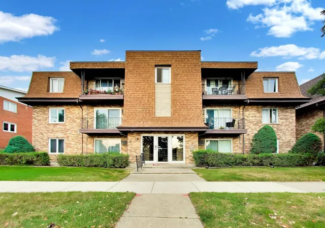 10830-kilpatrick-ave-1se-oak-lawn-il-60453/hzid_e98ce1fd