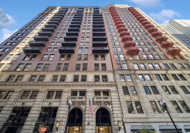 212-w-washington-st-1504-chicago-il-60606/hzid_eaa44170
