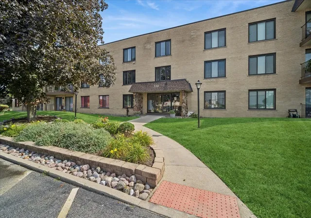 130-e-grand-ave-108-elmhurst-il-60126/hzid_9766636f