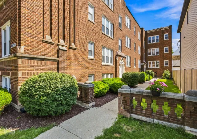 1839-n-monticello-ave-3w-chicago-il-60647/hzid_8061617b