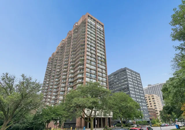 4170-n-marine-dr-14k-chicago-il-60613/hzid_edac716a