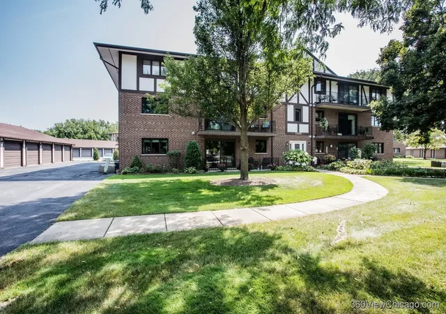 11015-s-theresa-cir-3b-palos-hills-il-60465/hzid_2fb4f6f4
