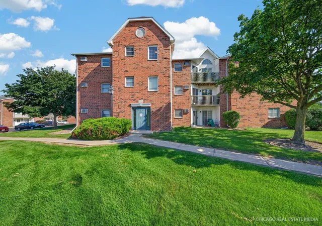 1375-cunat-ct-2c-lake-in-the-hills-il-60156/hzid_95462e5b