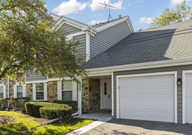 252-shoreline-cir-z1-schaumburg-il-60194/hzid_df69d981